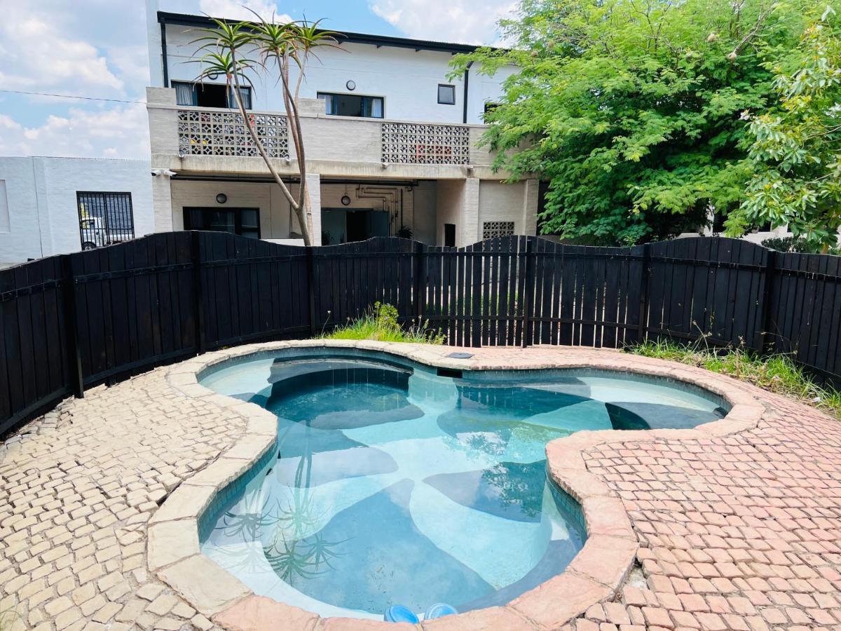 City Living Apartment 119 - Washer, 4K Tv, Fast Wifi, & Sunny Balcony Johannesburg Exterior photo